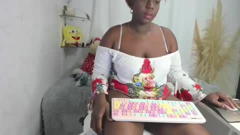 lesliee_brownn online show from 12.03.25