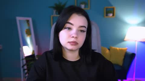 Snapshot of leslierowe chatting on 10.16.25 LeslieRowe online show from 10.16.25