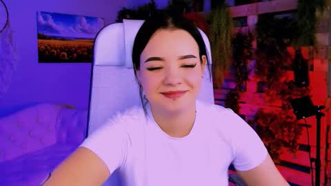 Snapshot of leslierowe chatting on 10.20.25 LeslieRowe online show from 10.20.25