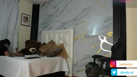 Snapshot of lesly_w chatting on 05.26.26 I am here from Monday to Friday from 730 am to 130 pm Colombia time and saturday from 500 am to 1000 am .... Soon Blue page online show from 05.26.26