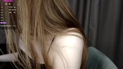 Snapshot of leslyshie chatting on 07.13.26 Alice online show from 07.13.26
