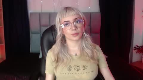 Snapshot of lessboobs_gh chatting on 02.26.25 Less online show from 02.26.25