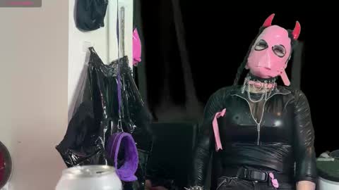 Julian Mask online show from 09.14.25