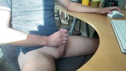 Snapshot of leukurrt chatting on 09.23.25 leukurrt online show from 09.23.25