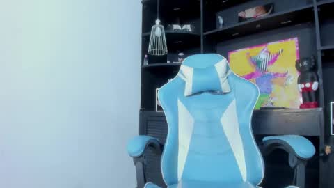 Snapshot of levy_steve chatting on 02.08.25 LevySteven online show from 02.08.25