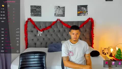 Snapshot of lewishamiltom chatting on 12.21.24 lewis online show from 12.21.24