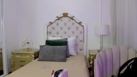 Snapshot of lexa_25_ chatting on 10.25.25 online show from 10.25.25