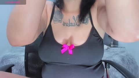 Snapshot of lexadimary chatting on 11.27.25 lexa online show from 11.27.25