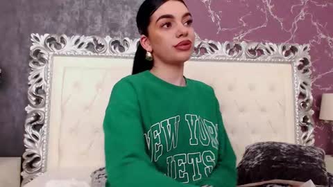 Snapshot of lexi__vicious chatting on 12.19.24 lexi__vicious online show from 12.19.24