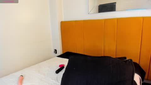 Lexi Howard  online show from 01.17.25