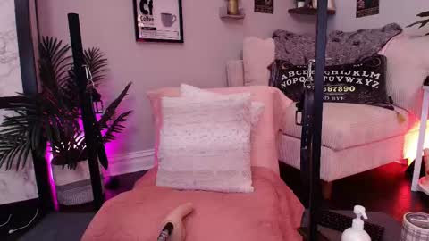 Lexi Smith online show from 10.05.25