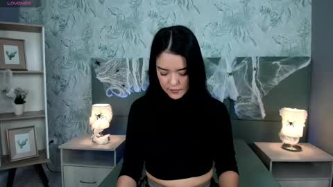 Lexie Thompson  online show from 10.17.25