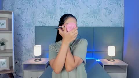 Lexie Thompson  online show from 11.29.25