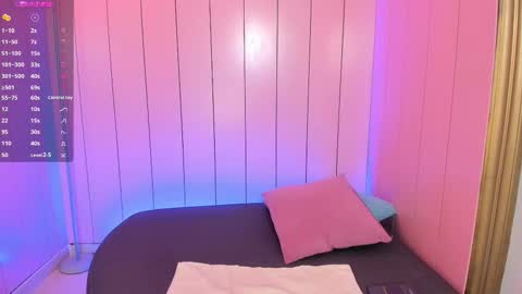 Lexie Thompson  online show from 12.15.25