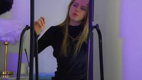 Snapshot of lexireadway chatting on 09.10.25 Lexi online show from 09.10.25