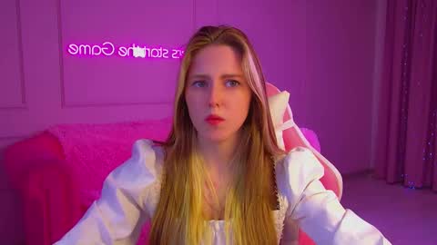 Snapshot of lexireadway chatting on 09.18.25 Lexi online show from 09.18.25