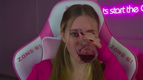 Snapshot of lexireadway chatting on 11.22.25 Lexi online show from 11.22.25