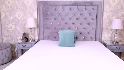 Snapshot of lexiriley chatting on 10.17.25 Lexi Riley online show from 10.17.25