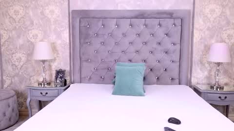 Snapshot of lexiriley chatting on 10.24.25 Lexi Riley online show from 10.24.25