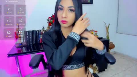 Snapshot of leydystone chatting on 02.07.25 Leydy Stone online show from 02.07.25