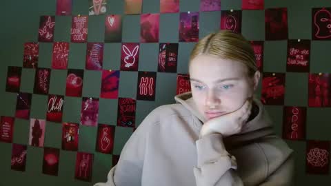 Leyla online show from 09.30.25