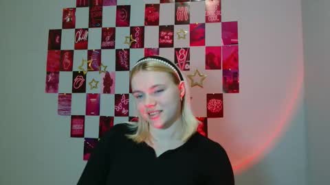 Leyla online show from 11.18.25