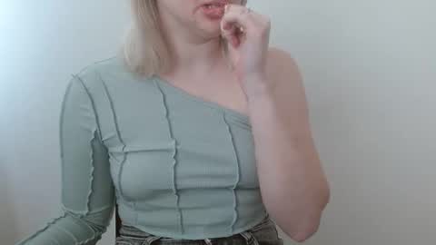 Leyla online show from 03.23.26