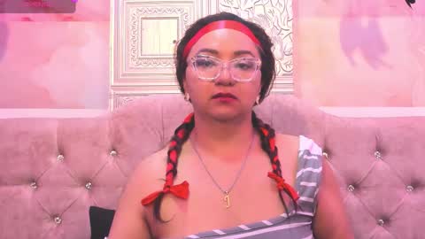 Leyla smithh online show from 11.10.25