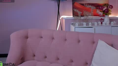 Snapshot of leylamirage chatting on 02.15.26 leylamirage online show from 02.15.26