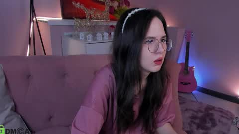 Snapshot of leylamirage chatting on 02.26.26 leylamirage online show from 02.26.26