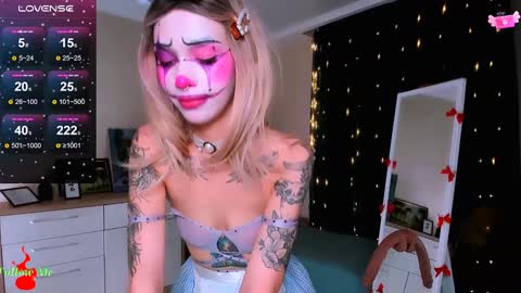 Snapshot of leylanoir chatting on 01.25.25 LEA online show from 01.25.25