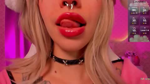 Snapshot of leylanoir chatting on 10.21.25 LEA online show from 10.21.25