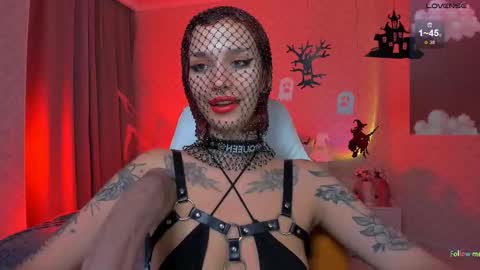 Snapshot of leylanoir chatting on 10.26.25 LEA online show from 10.26.25