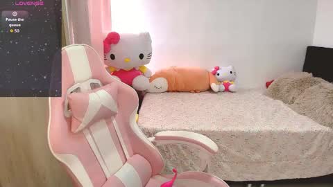 Snapshot of leylasloane chatting on 04.29.26 Leyla online show from 04.29.26