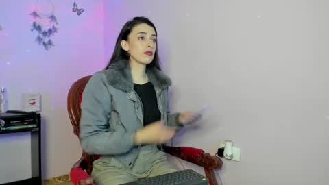 Snapshot of leynamadrigal chatting on 03.05.25 Leyna online show from 03.05.25