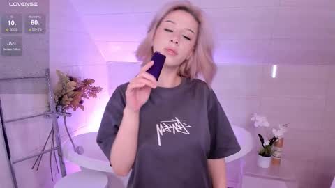 Snapshot of lezy_liza chatting on 09.20.25 Lisa online show from 09.20.25