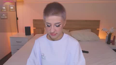 Snapshot of lezy_liza chatting on 10.09.25 Lisa online show from 10.09.25