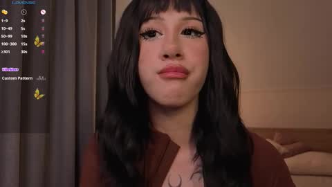 Snapshot of lezy_liza chatting on 11.28.25 Lisa online show from 11.28.25