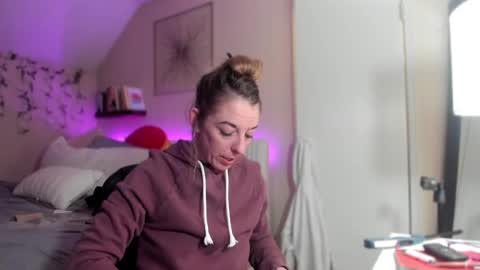 Hornystonerchick online show from 02.25.25