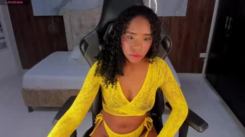 lia_16_ online show from 05.15.26