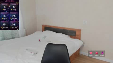 lia_2002_ online show from 04.12.26