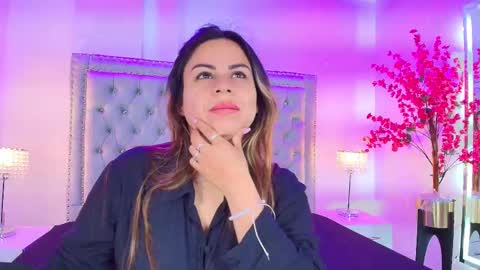 Lia  online show from 10.18.25