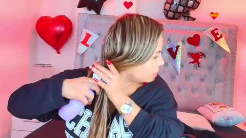 Lia  online show from 02.17.26