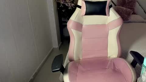 Lia  online show from 04.14.26