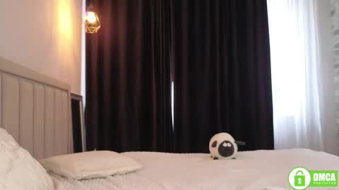 Lia  online show from 09.18.25