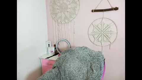 Snapshot of lia_hottie chatting on 12.02.24 Lia online show from 12.02.24