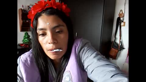 Snapshot of lia_hottie chatting on 12.14.24 Lia online show from 12.14.24