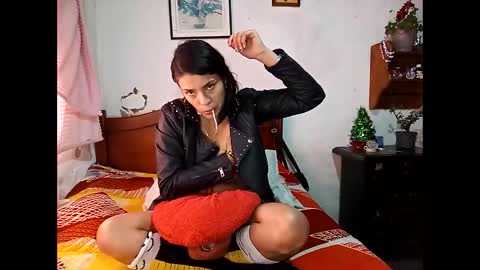 Snapshot of lia_hottie chatting on 12.27.24 Lia online show from 12.27.24