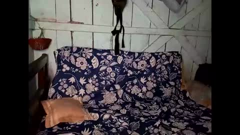 Snapshot of lia_hottie chatting on 01.08.25 Lia online show from 01.08.25