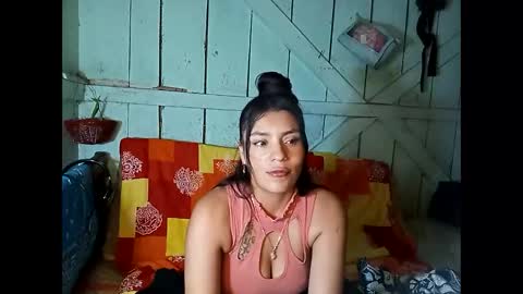 Snapshot of lia_hottie chatting on 01.10.25 Lia online show from 01.10.25